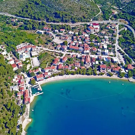 Donja Vala 6658a * Drvenik (Split-Dalmatia)