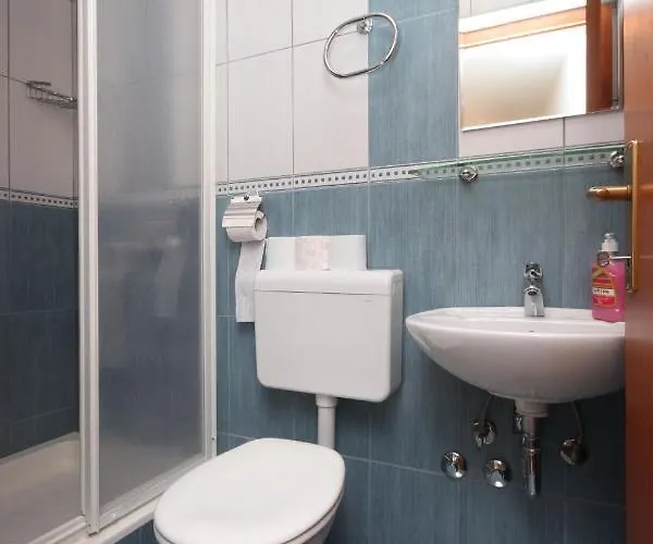 Donja Vala 6658a * דרבניק